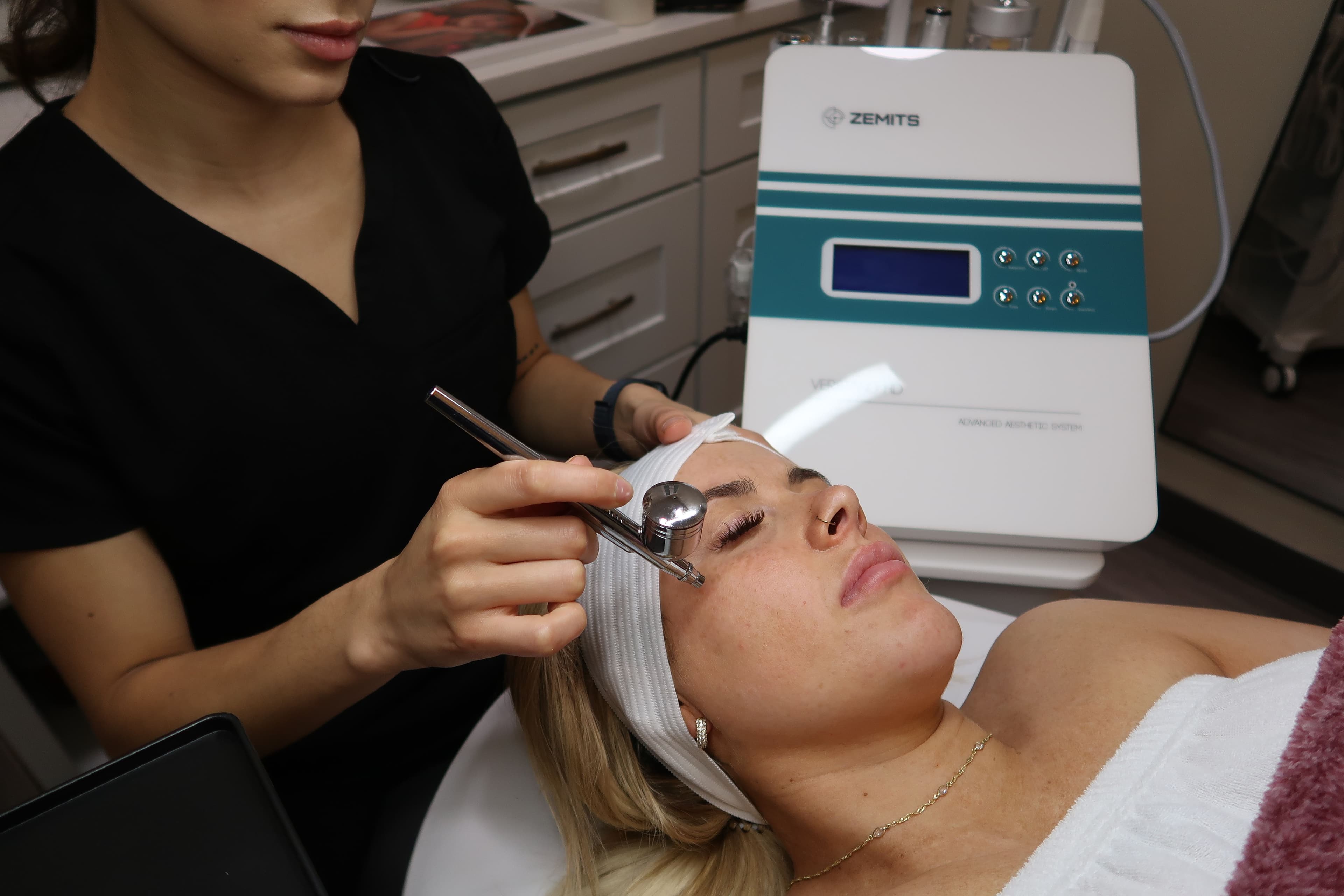 Oxyglow Facial - Reveal Your Skin’s Radiance